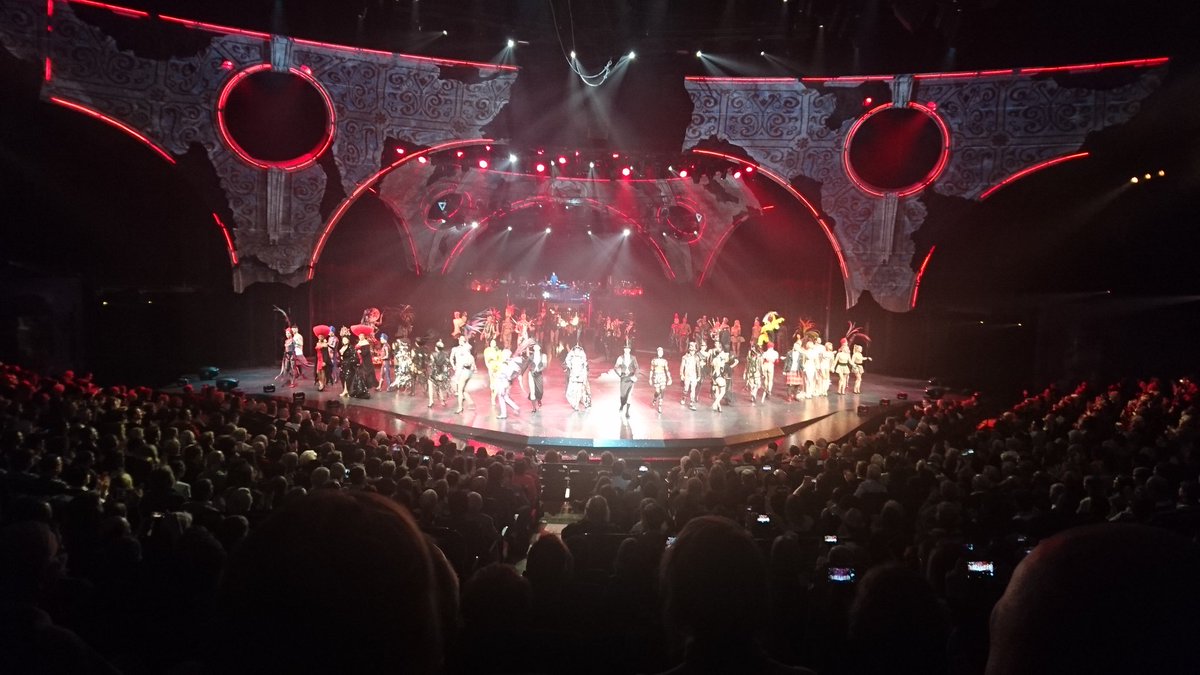 NicoloReiseblog's tweet photo. The One Grand Show - get a ticket. #Friedrichstadtpalast #theonegrandshow #Berlin https://t.co/WOyFinqHeM