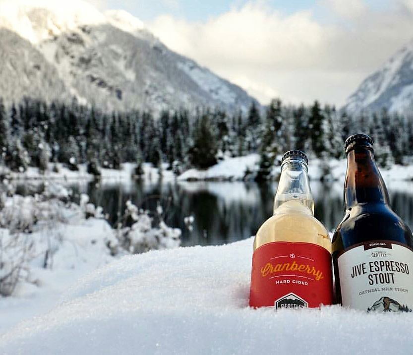 ❄Stay Warm❄ Cider blanket or cuddle parter... or better yet both. Stay warm, stay cranberry. 📸@seattleciderco 
#cra…