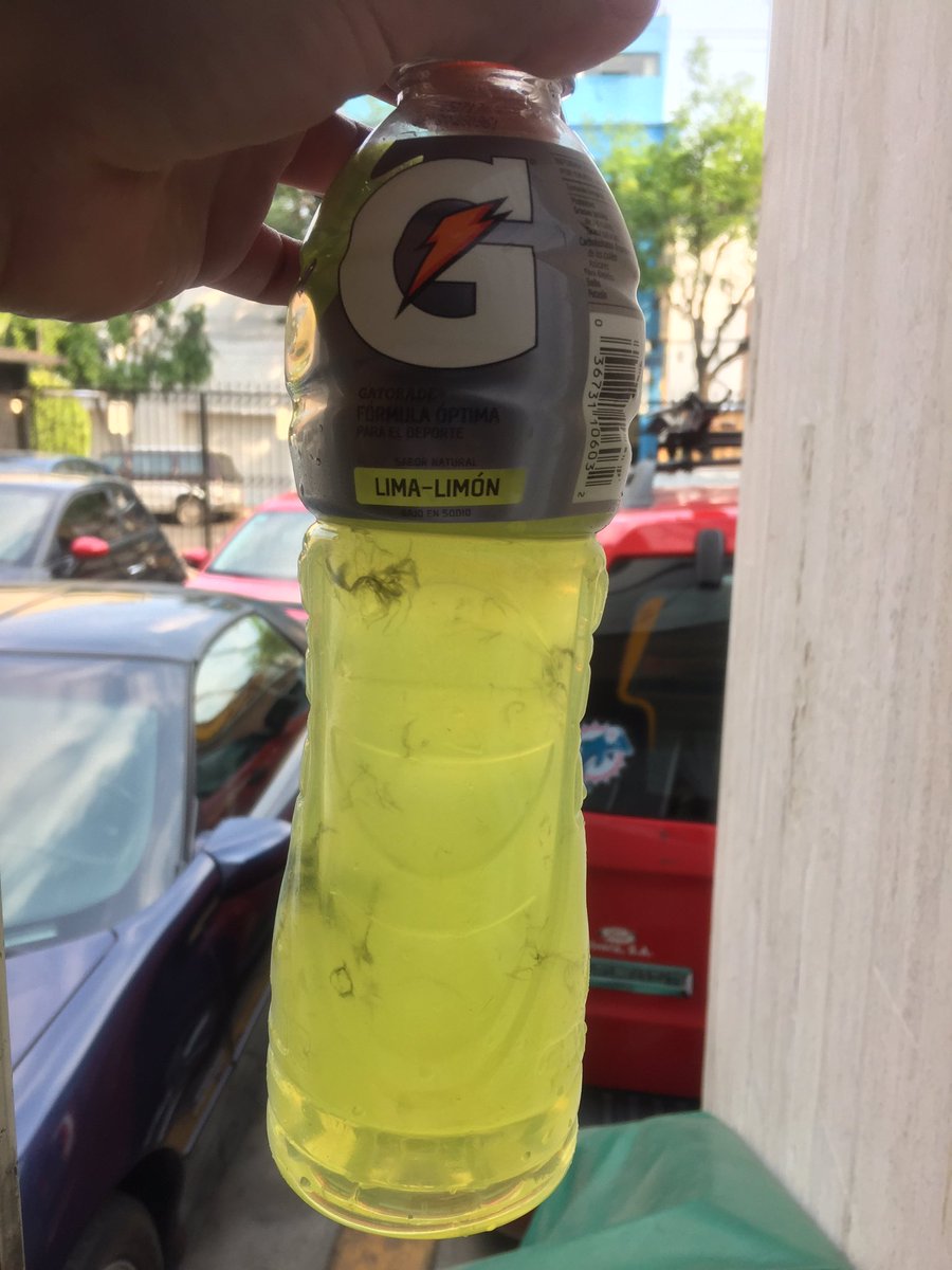 camaron_al_coco's tweet photo. me compré un gatorade para sentirme mejor y salió peor😷 @gatorademex que asquito https://t.co/Jg2WmyUD64