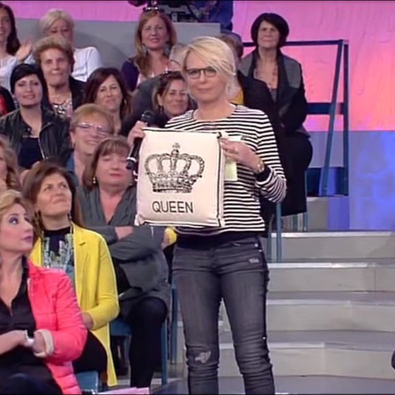 defilippi_m's tweet photo. Sto cercando di fare capire al figlio che il padre è proprio lui che non vuole vedere. La madre non c’entra niente. #CePostaPerTe https://t.co/2TWMXh8GBm