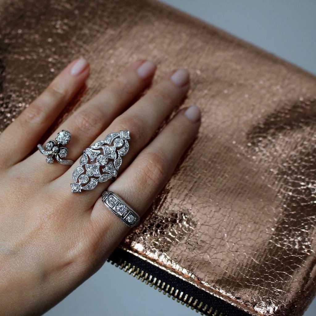 gemgossip's tweet photo. Next week's #WeekdayWardrobe post adds some clutches 👛👝👜into the mix. Can't wait to show y… https://t.co/aRFSgm2uL2 https://t.co/sYzOgprSQV