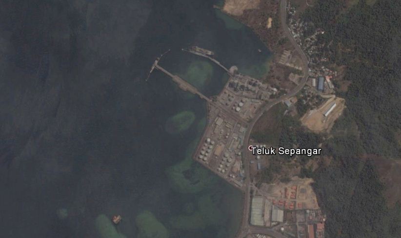 rajfortyseven's tweet photo. #China #PLAN This sub seen in Malaysia is non-nuclear #Type39 Song and not #Type39A Yuan. Same seen docked #Karachi 10/3/16.1/2 https://t.co/KyFQCxU7c8