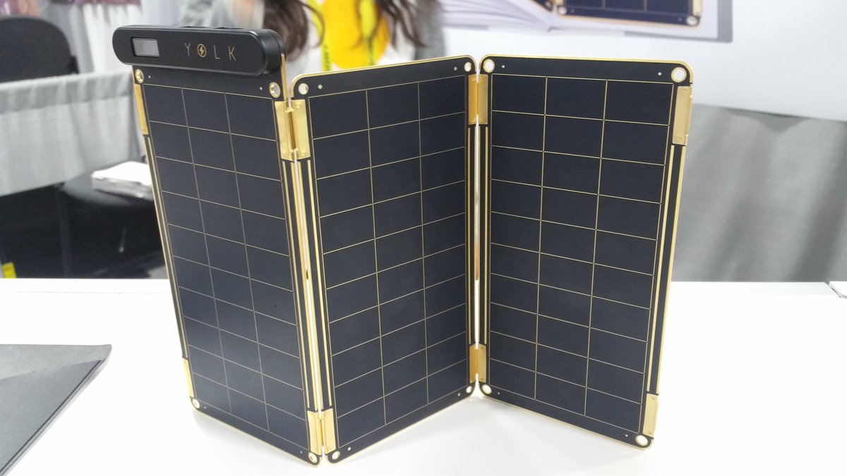 SunnyLu23's tweet photo. @yolkstation #solar #solarpaper #awesomesauce #CES2017 https://t.co/dnx4wYVbv5