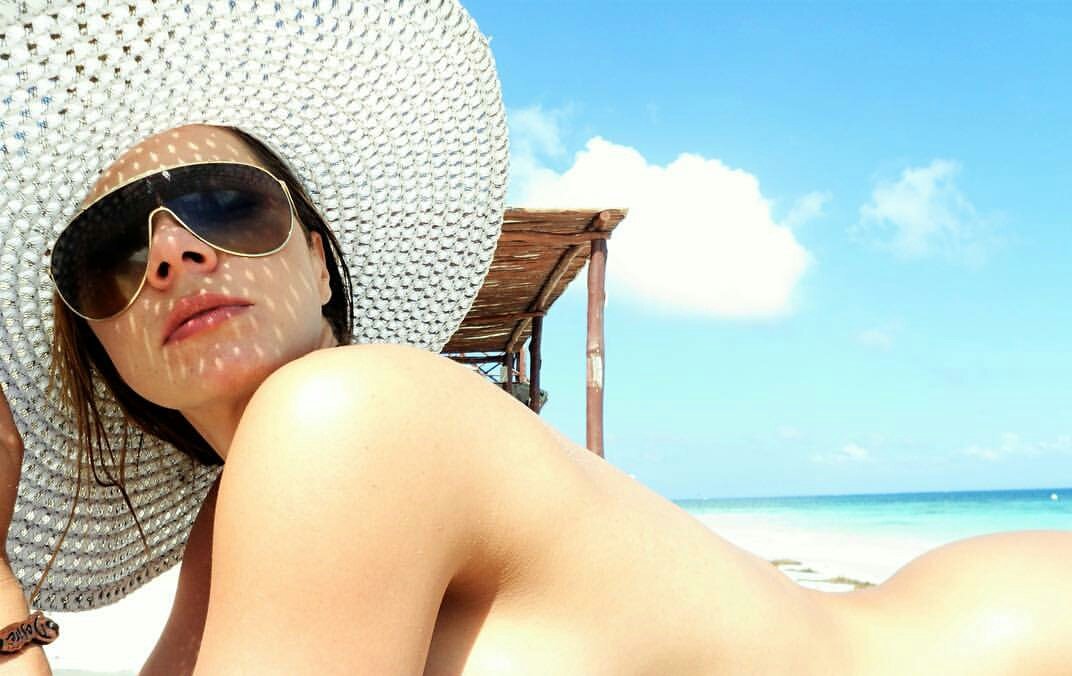 EsperanzaGomez's tweet photo. Que tal mis primeras vacaciones de 2016, la pase delicioso... besitos πππ #RecuerdosdeMi2016 https://t.co/pBTHOozCZK