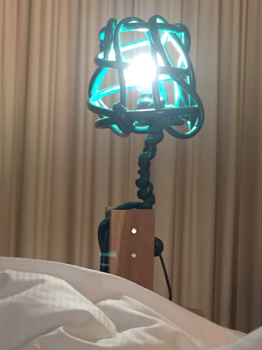 Krisaardvarken's tweet photo. Lamp aan voeteneind van@SanderBokkinga: leuk om omringd door jouw spullen in Qbic London te zijn! https://t.co/bzobFCEx3D