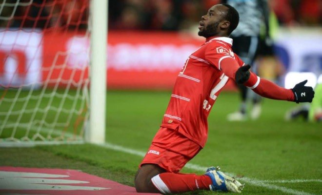 standard_bel's tweet photo. Et sans oublier notre Régi ❤⚪ @RGoreuxOfficial #StandardBoy #MentalitéRSCL #MERCI https://t.co/WmzPTh5T5O