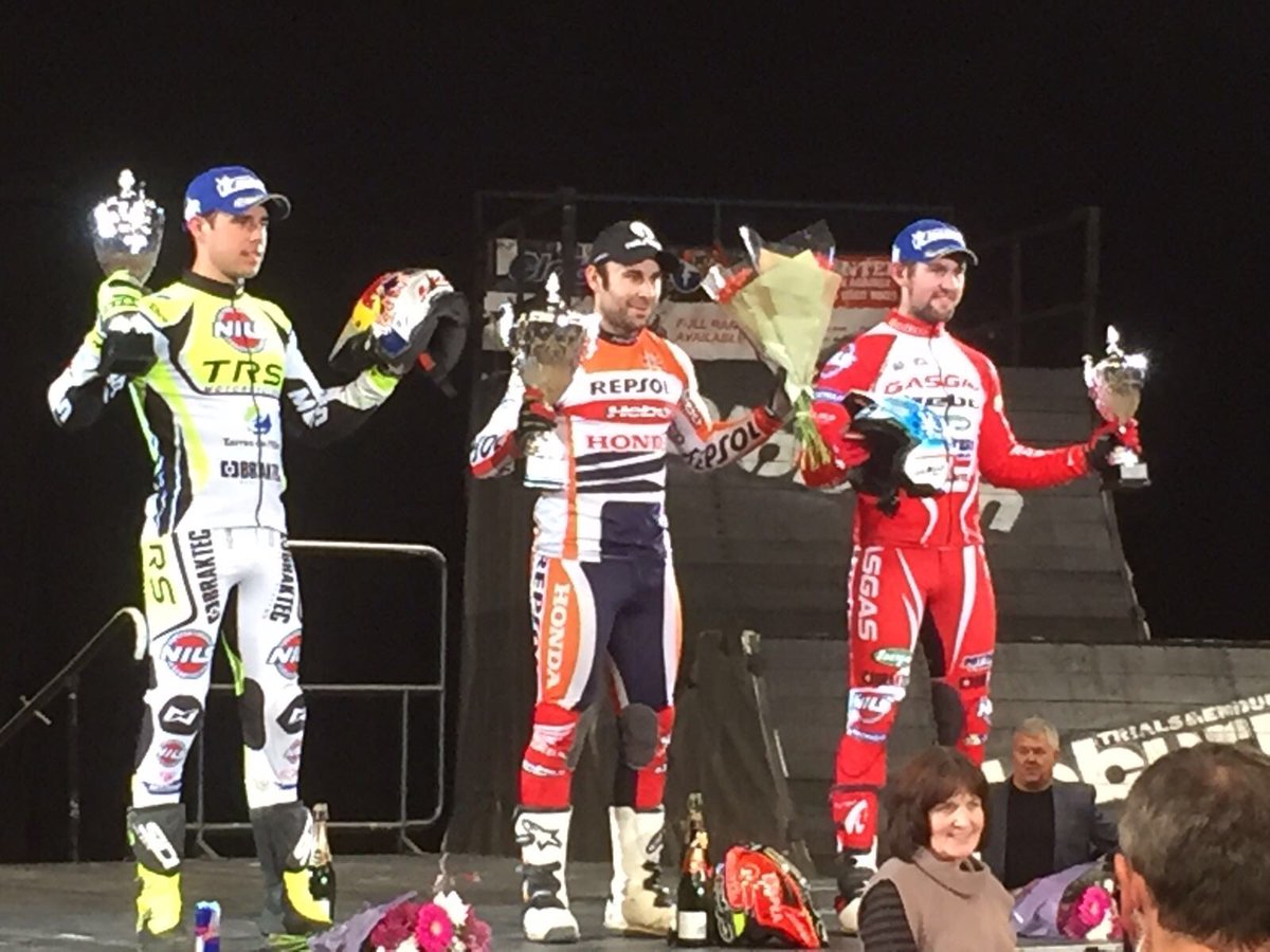 HeboFactory's tweet image. Podium pleno de pilotos #Hebo en el #Trial Indoor de #Sheffield