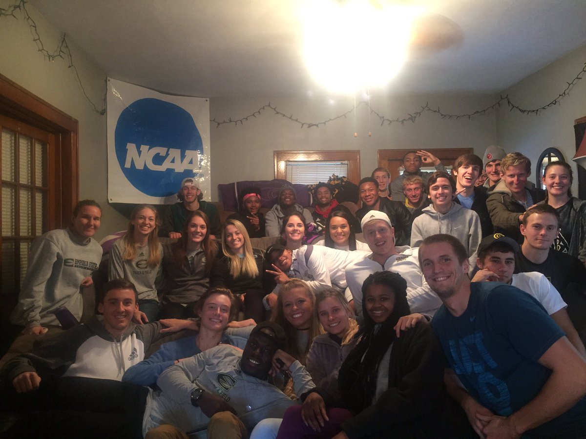 wyattsander26's tweet image. Missing a few but I love my track fam #ESUTF