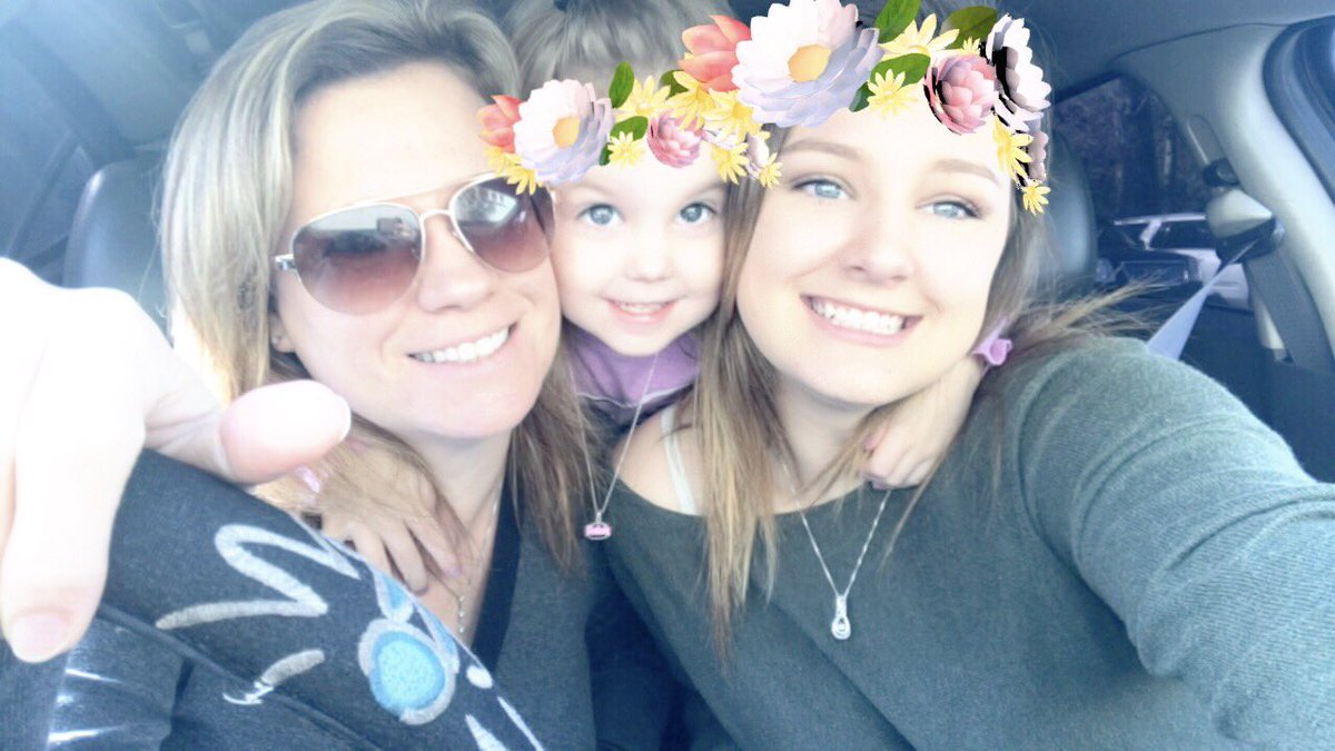 HolcombeHaley's tweet photo. Aubree💓 #Bitchintraining https://t.co/mlp9eVd38y