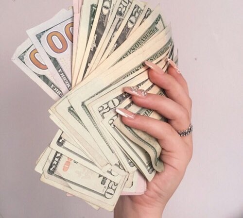 2017babes's tweet photo. 2017 goal : make money 💌 https://t.co/11OS4G9GmZ