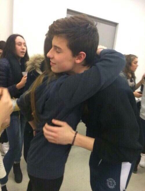 2017babes's tweet photo. 2017 goal : meet Shawn Mendes 🌹 https://t.co/ioHmoNvMkk