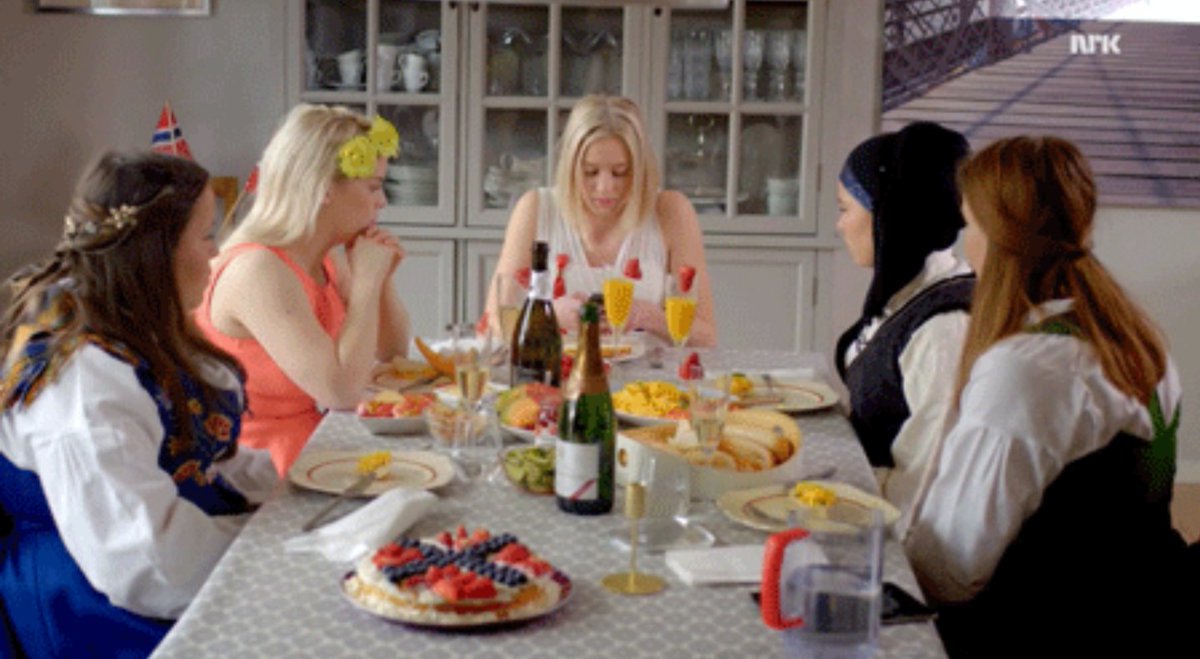 boutvseries's tweet photo. choose one girls' scene https://t.co/sRwcAobjdq