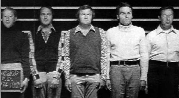 serial__killers's tweet photo. Ted Bundy (second from right) standing in a lineup at a Utah police station on October 2, 1975. #serial killers https://t.co/oskrHSxHgz