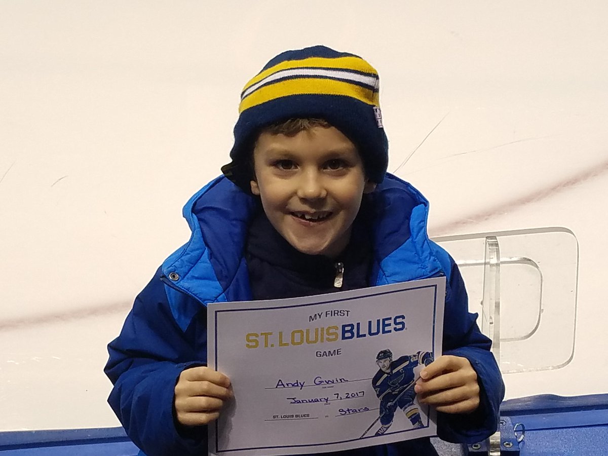 aaronjgwin's tweet photo. Andy's first hockey game #letsgoblues https://t.co/apQ8VH6kM3