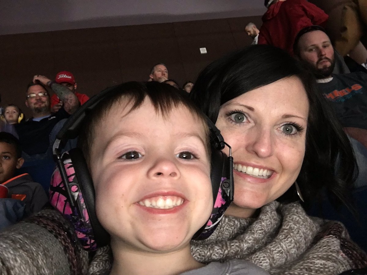 FKeirsey's tweet photo. Having fun at #monsterjam https://t.co/EJB5vw5IR8