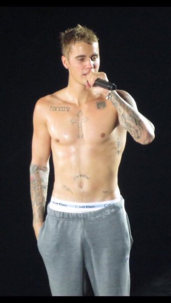justinfakey's tweet photo. Daddy's performing. https://t.co/pLGvItCjNM