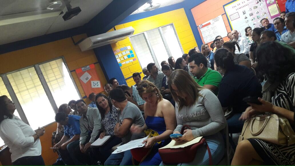 MonarcaHn's tweet photo. Reunión organizativa en el Departamento de Cortes encabezada por su Candidata a primera diputada Maria Elena Gaborit. https://t.co/VRNnS9IF3e