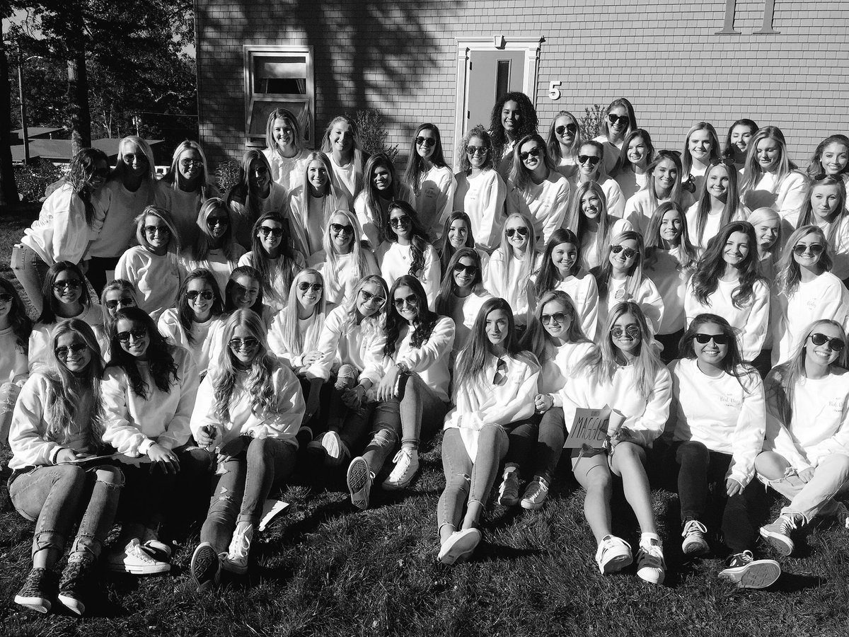 Missing our sisters over the holidays💎❤