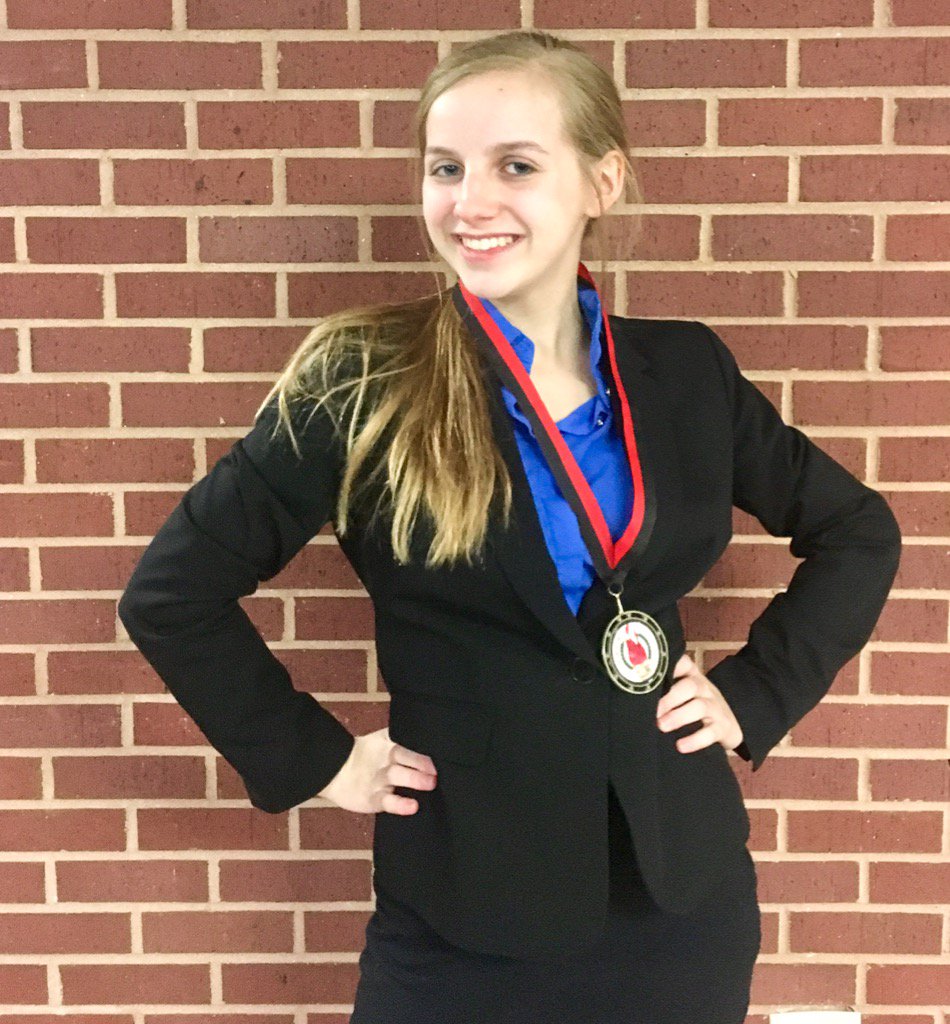 CentralInterp's tweet photo. 6th in Dramatic-Reagan https://t.co/CMMhOpU8lY