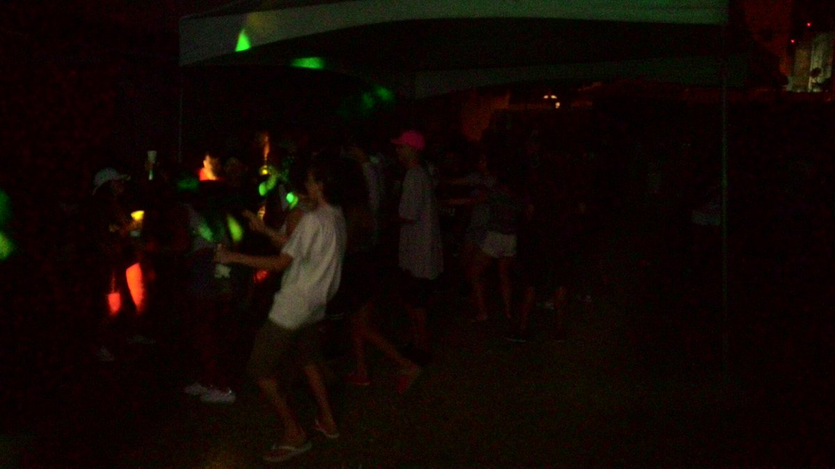setorj027's tweet photo. Baile do James rolando... https://t.co/PNYlRTCVF7