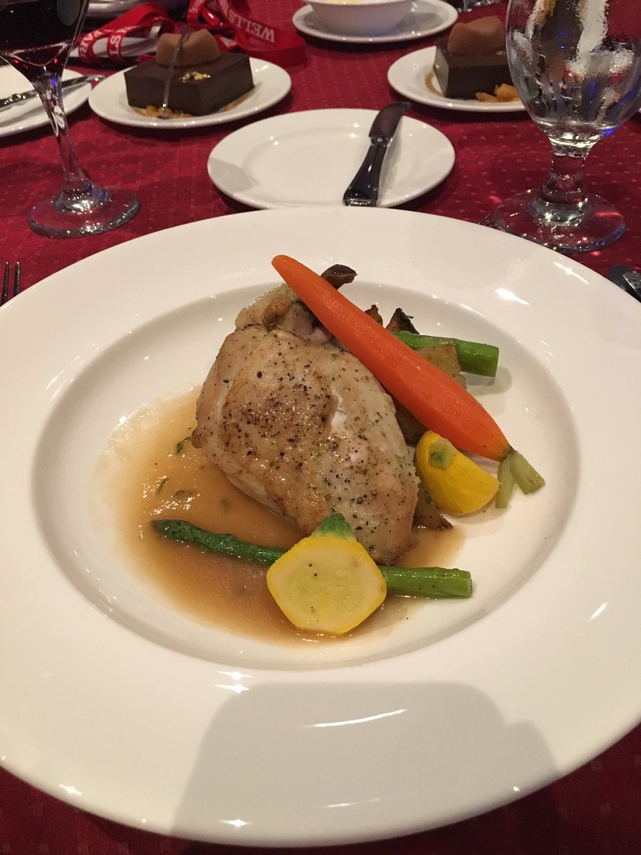 GWVets's tweet image. Banquet dinner! #natcon2017