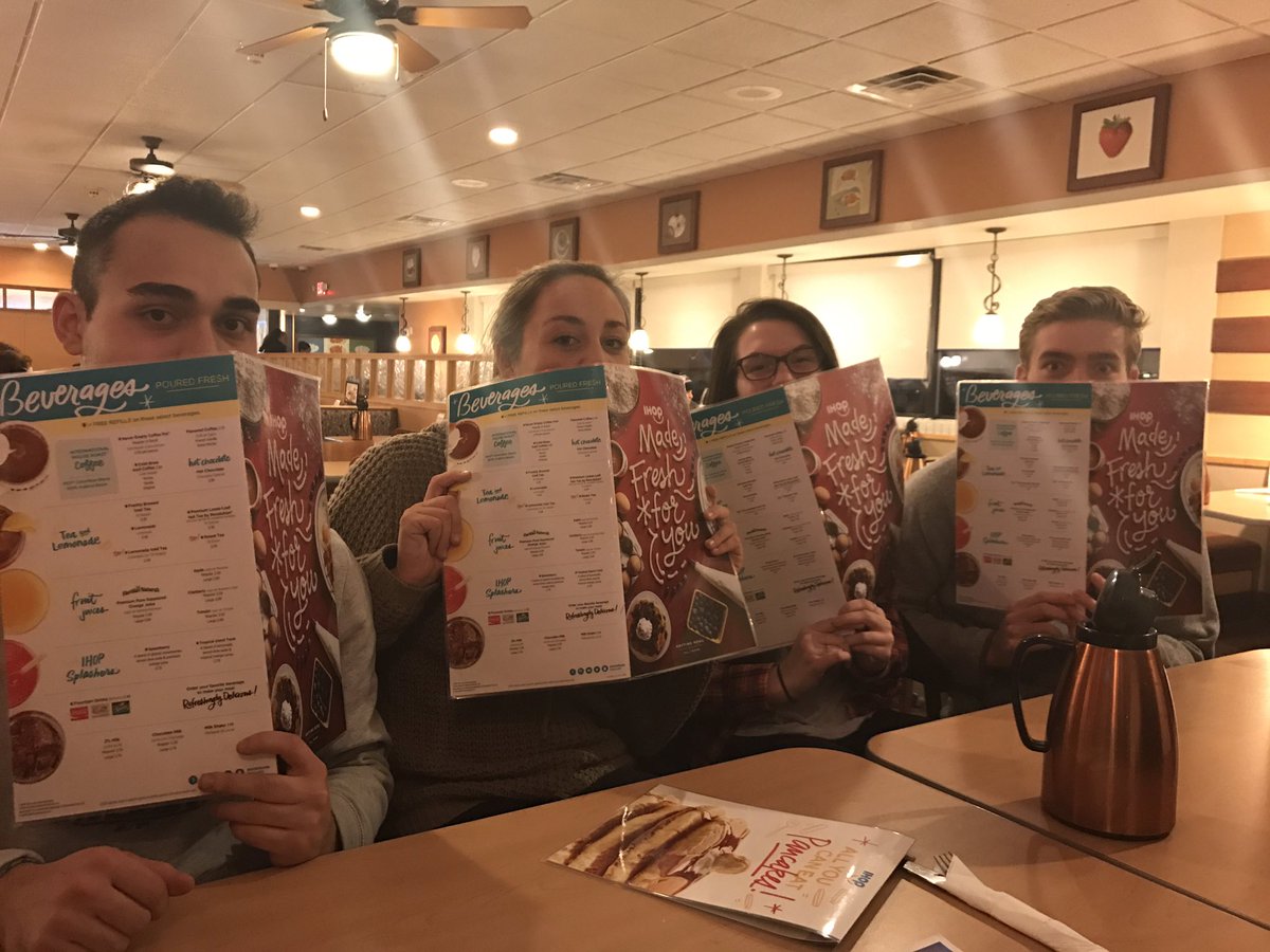 MAB_ATL2's tweet photo. IHOP with the fam 🙌🏻 https://t.co/Ba9RIL9WWu