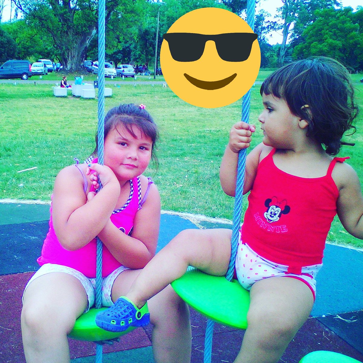 mika_love18's tweet photo. Gracias por compartir cada momento con estas dos hermosuras , las amo #sobrinitas https://t.co/toENWf6nJO