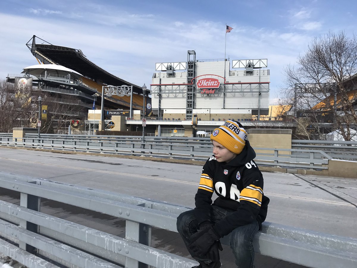 LDLaDonna's tweet image. #Steelers #SteelerNation #heinzfeild in town for the #playoff game from #seattle