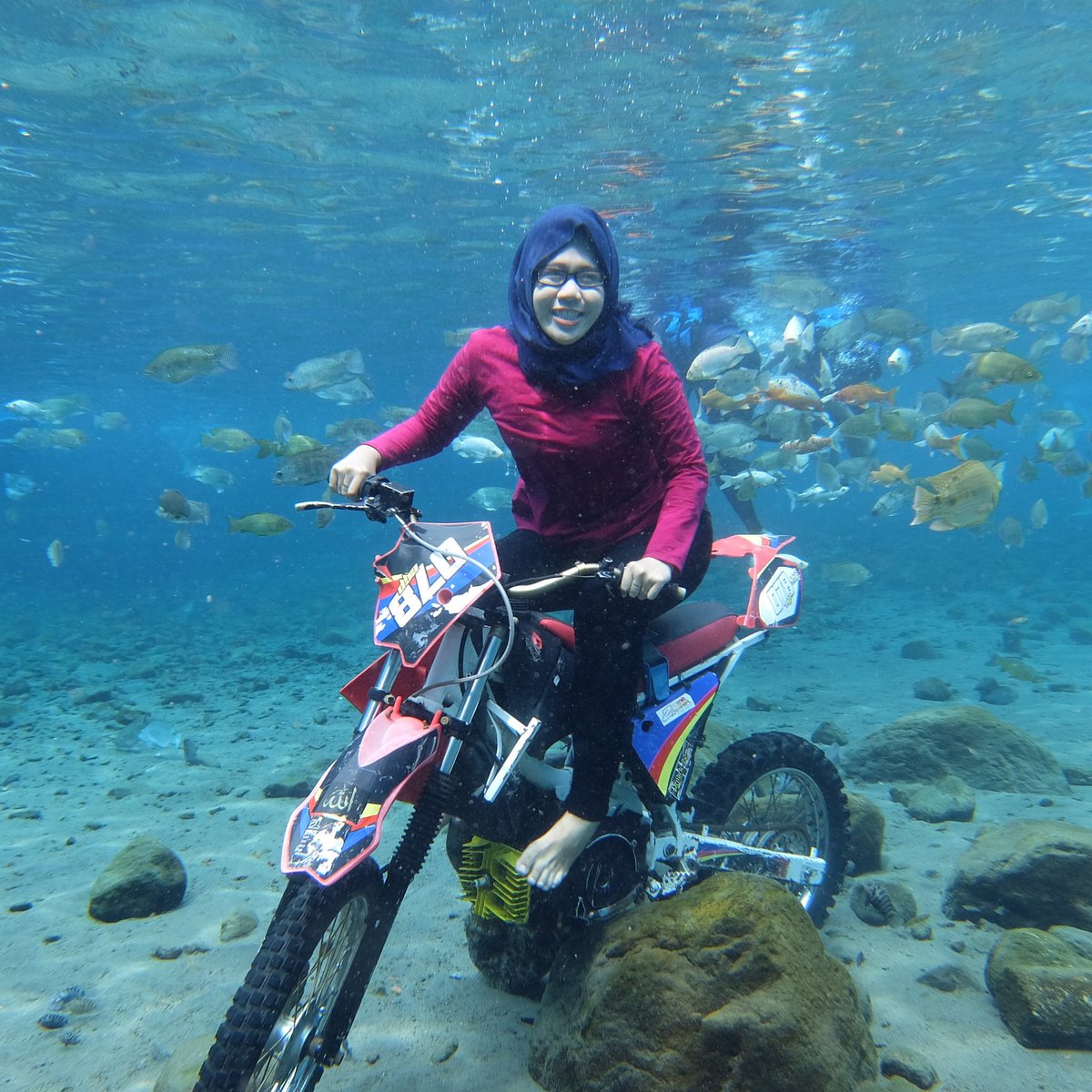 Main trill di merapi udah biasa,main trill dalam air hanya disini 😎🏊🐠🐡🐋🐬🐟🐳
Umbul Ponggok Memang Ramah Pelayannanya,Keren Juga Pesonanya.