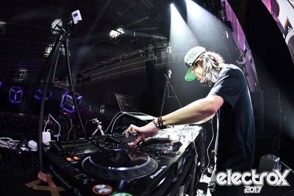 YAMATO_DJ's tweet photo. Thank u @electrox_jp 🙏
アリガトウゴザイマシタ
https://t.co/q3MQJmitjk https://t.co/uPflvkNtm1