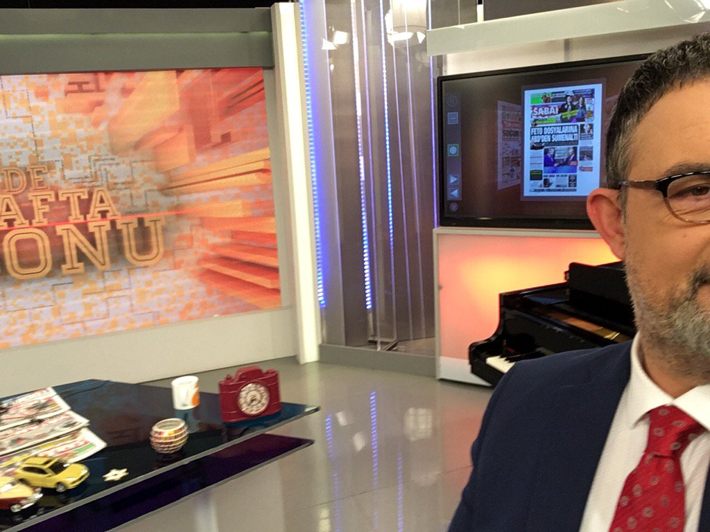 Bugün pazar. Haberler ve hayata dair notlarımız var. <a href="/atvdeHaftasonu/">atv'de Hafta Sonu</a> ile 7.30'da canlı yayına bekliyoruz. Günaydın..
