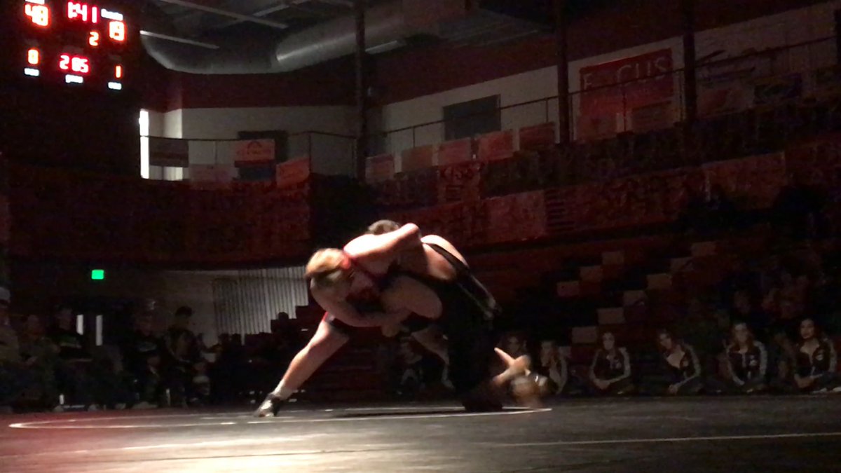 NacAtkinson____'s tweet image. Starting 2017 off right with a chin whip and Saturday night ride😈🤼‍♂️ #senioryear #HW #seniornight