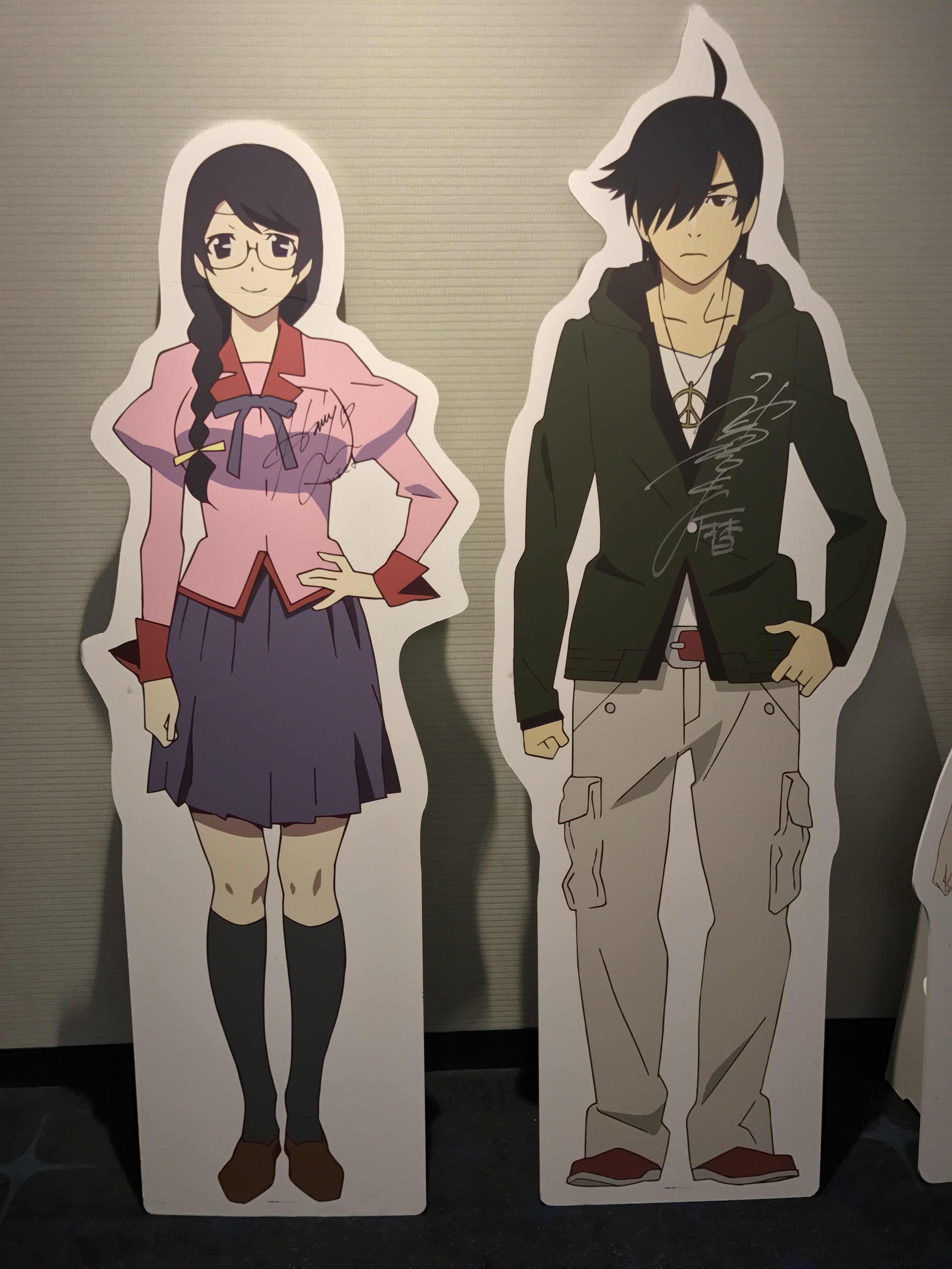 Uc00 Twitterissa 傷物語 冷血篇 上映中のtohoシネマズ新宿で展示中の羽川 暦 メメ エピソード ギロチンカッター ドラマツルギー キスショット 傷物語 キスショット T Co Ntiuag2xlz Twitter