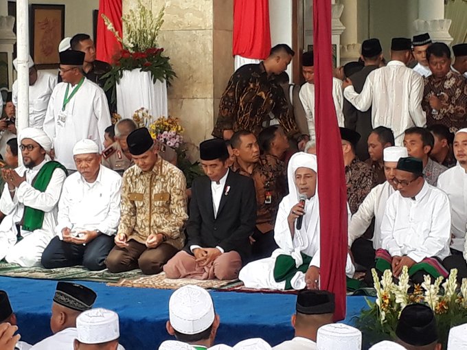 [FOTO] Presiden Jokowi Hadiri Peringatan Maulid Akbar 