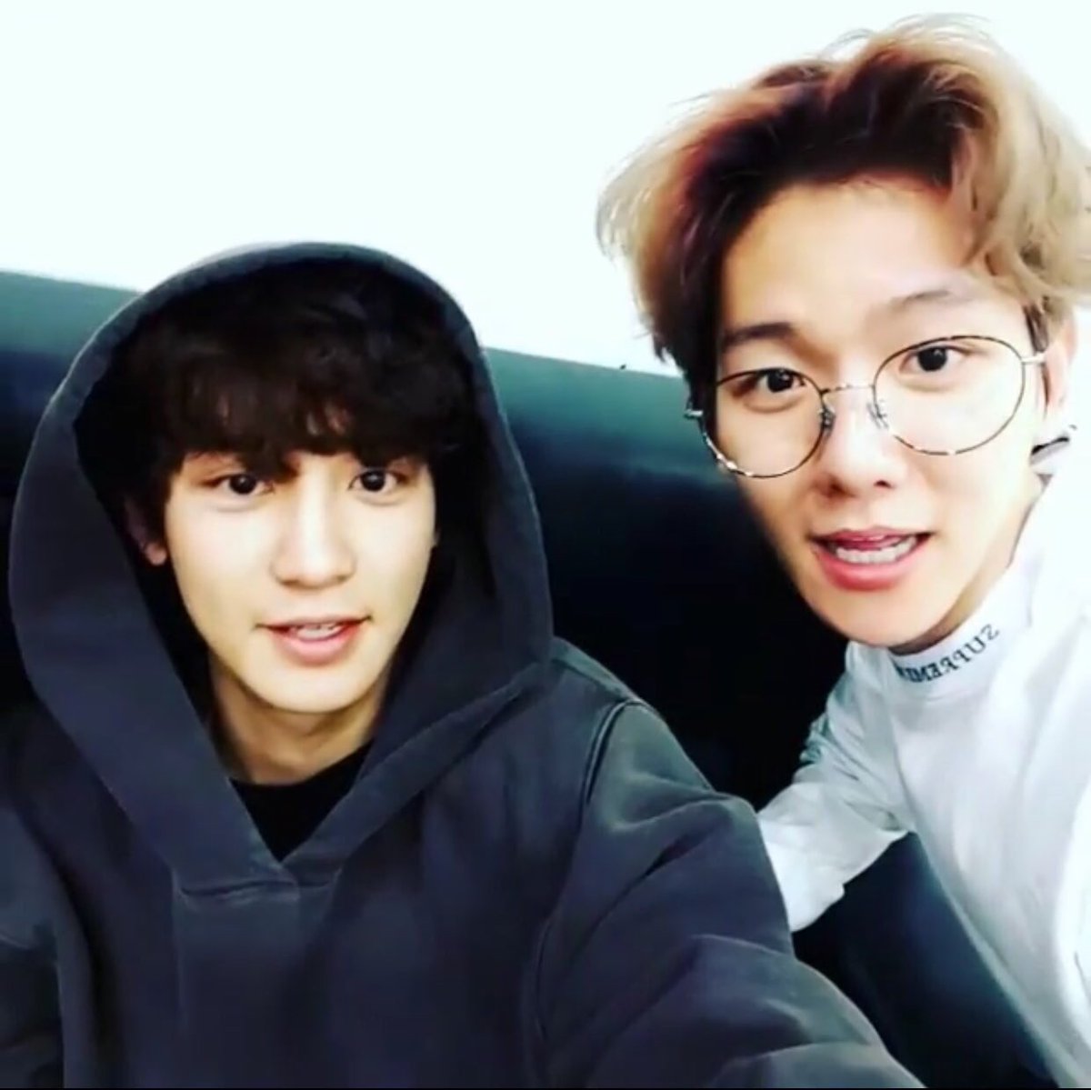 _BBOPEEP's tweet photo. นับคะแนนปี2017กันคร๊ 
ปาร์คชานยอล 1 แต้ม 
บยอนแบคฮยอน 1 แต้ม https://t.co/KTXEyMS1JT