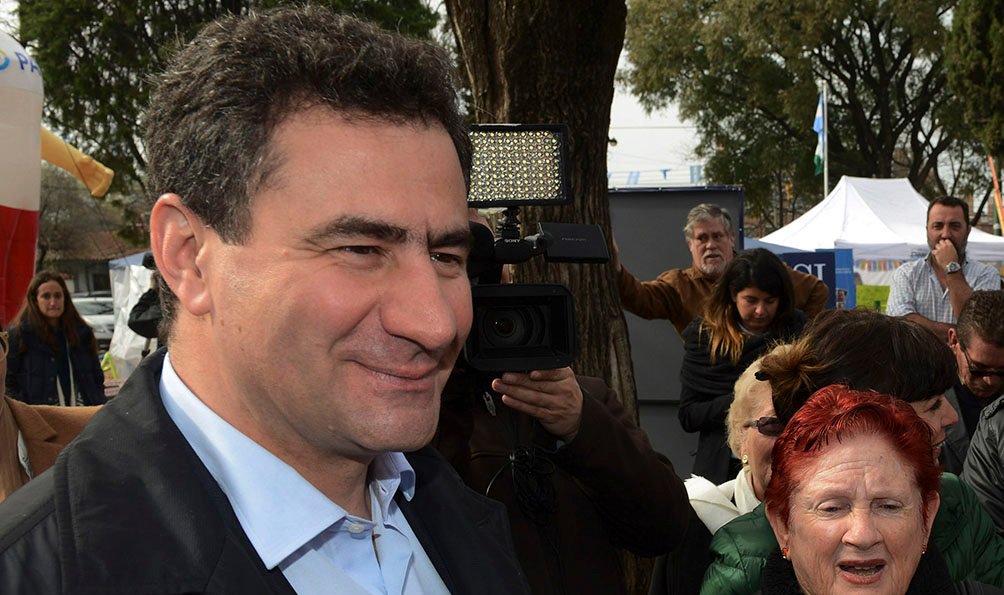 El PAMI recorta en remedios pero creó cientos de puestos con sueldos de hasta 160.000 pesos bit.ly/2i21Y4P