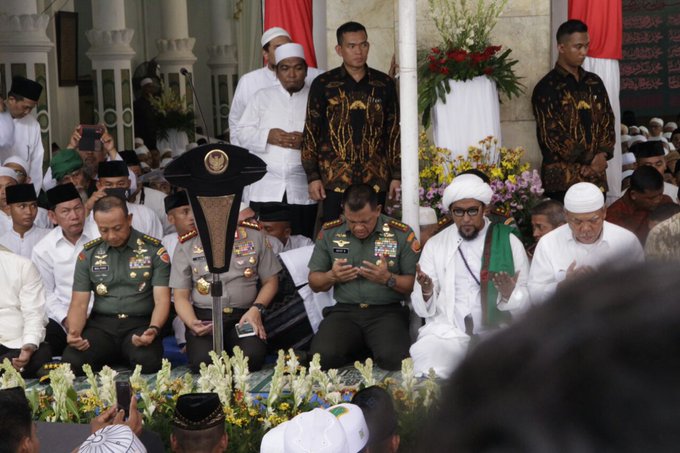 [FOTO] Presiden Jokowi Hadiri Peringatan Maulid Akbar 
