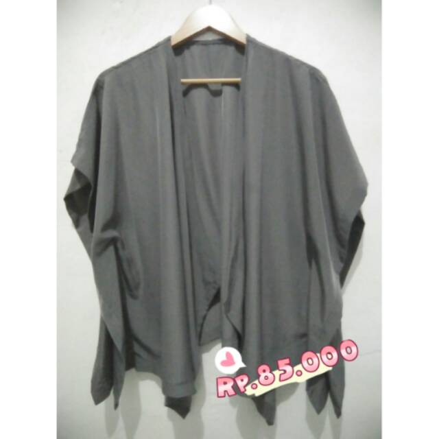 Saya menjual Outer. seharga Rp85.000. Dapatkan produk ini hanya di Shopee! shopee.co.id/arie_pramitha/… #ShopeeID