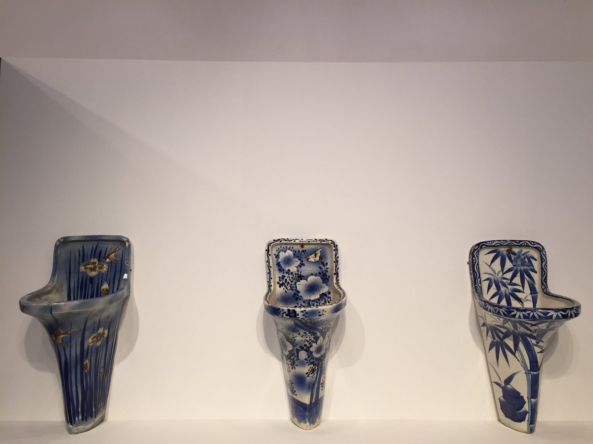 わが道をゆくよ みなさんのtlに大変うつくしい便器はいかがでしょ 中国では青花 英語ではblue And White と称される染付 陶磁器製便器がそろい踏み 明日まで Bunkamuraギャラリー 染付古便器の粋ー青と白 もてなしの装い 染付古便器 Blue And わが道をゆくよ みなさんのtlに大変うつくしい便器はいかがでしょ 中国では青花 英語ではblue And White と称される染付 陶磁器製便器がそろい踏み 明日まで Bunkamuraギャラリー 染付古便器の粋ー青と白 もてなしの装い 染付古便器 Blue And