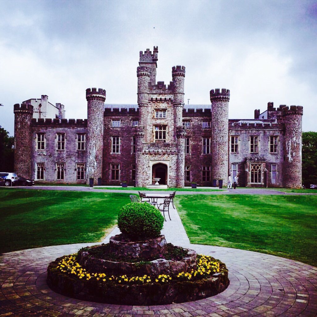 introbiz's tweet photo. #Introbiz &amp; The Vale Resort Business Club Returns at Hensol Castle on Friday 3rd February… https://t.co/J61GOOBK2I https://t.co/hPO99jFuG1