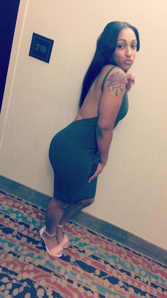 JustCoryVibe's tweet photo. &amp;&amp; she's holding it down, like always. 😍😍💯 https://t.co/1pzywcTDZD