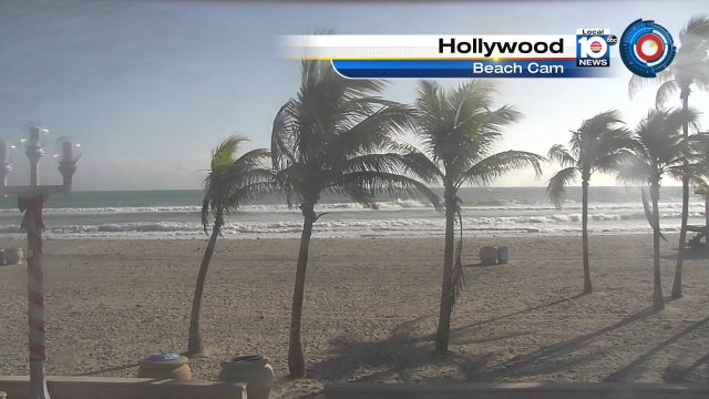 Still blustery across #SouthFlorida! N to NE winds today 20-25 mph & temps in mid 60s by this afternoon. #Flwx https://t.co/Ttk87Wxa7k