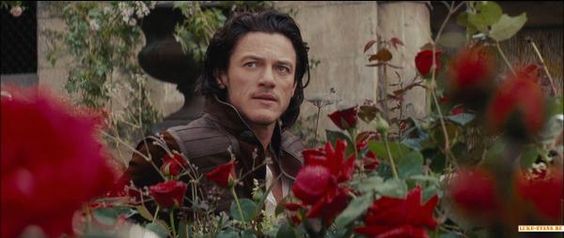 1nOnlyRina's tweet image. #31DaysOfLuke Day 8: I&apos;ve a thing for long hair but Luke&apos;s perfect length is Vlad&apos;s 😍 #VampireWeakness #MySweetDragon #WhoIsPrinceCharming