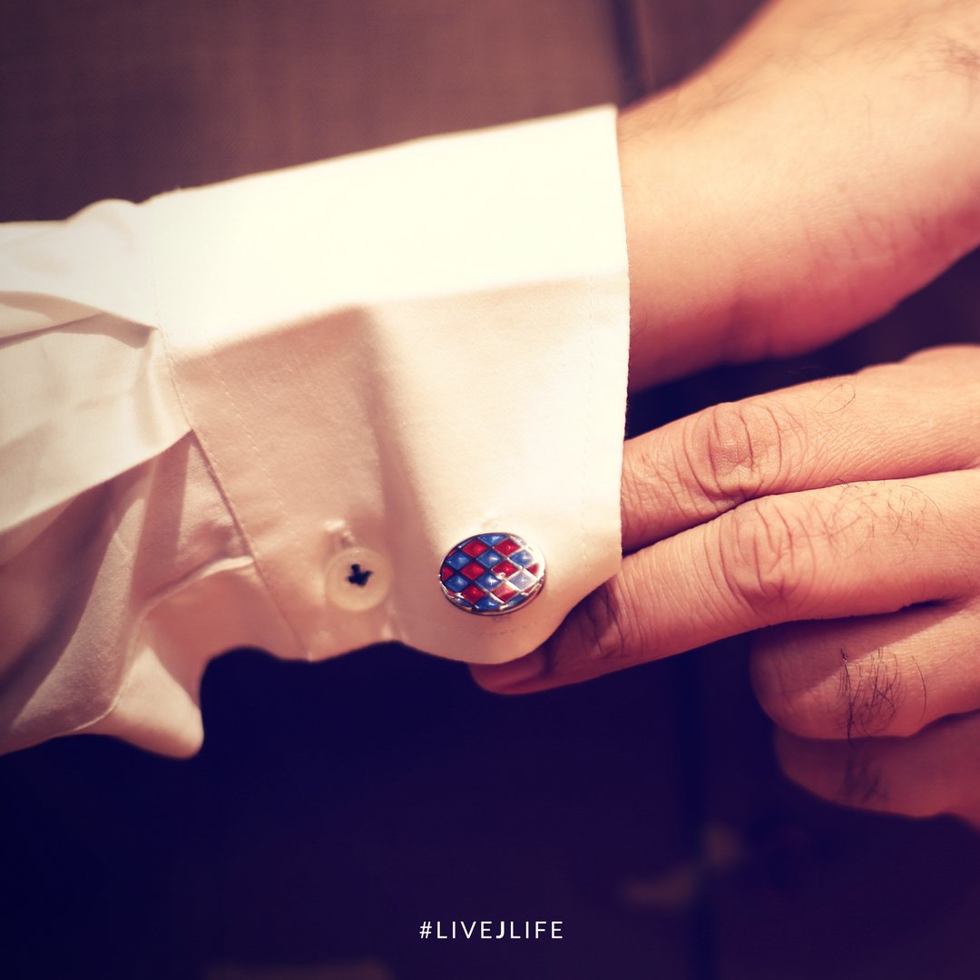 3SeventyRetail's tweet photo. Traditional heritage with a modern twist @RRathoreCo #RaghavendraRathore #GhodDod #Surat https://t.co/zSSD7BnOr5 #bollywood https://t.co/ZxLHJX6CO8