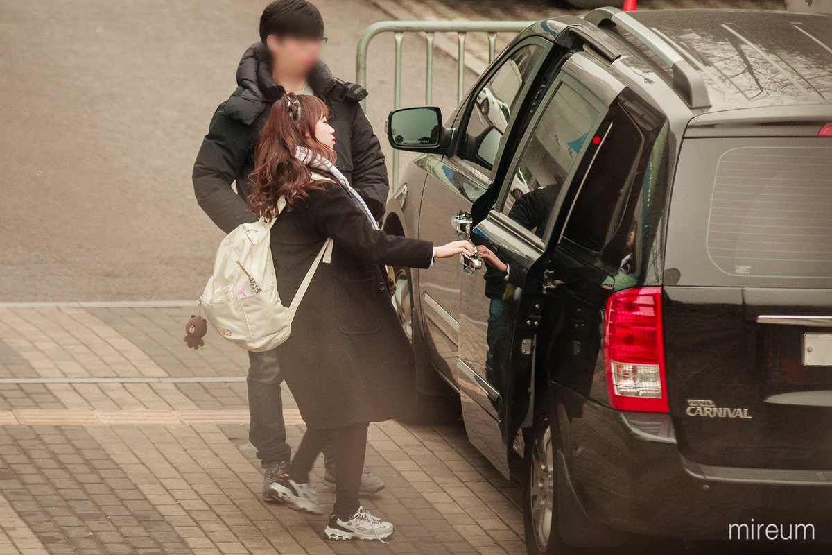 mireum_0's tweet photo. 160313 프로듀스101 4차평가 유정 출근 #최유정 #아이오아이 https://t.co/Dzgp9XH0rs