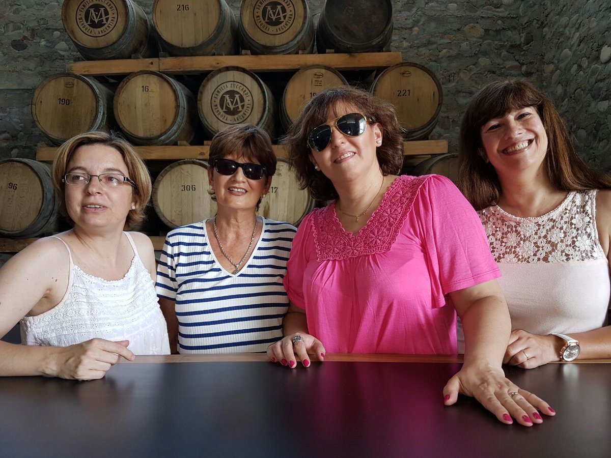SommelierO's tweet photo. TURISMO DEL VINO Y DEL OLIVO en Bodega ZICCARDI @FundacSeminare @belenescuderof @gsguardia @gonzalojmerino @OLEOVID https://t.co/PoVcfQNj7D