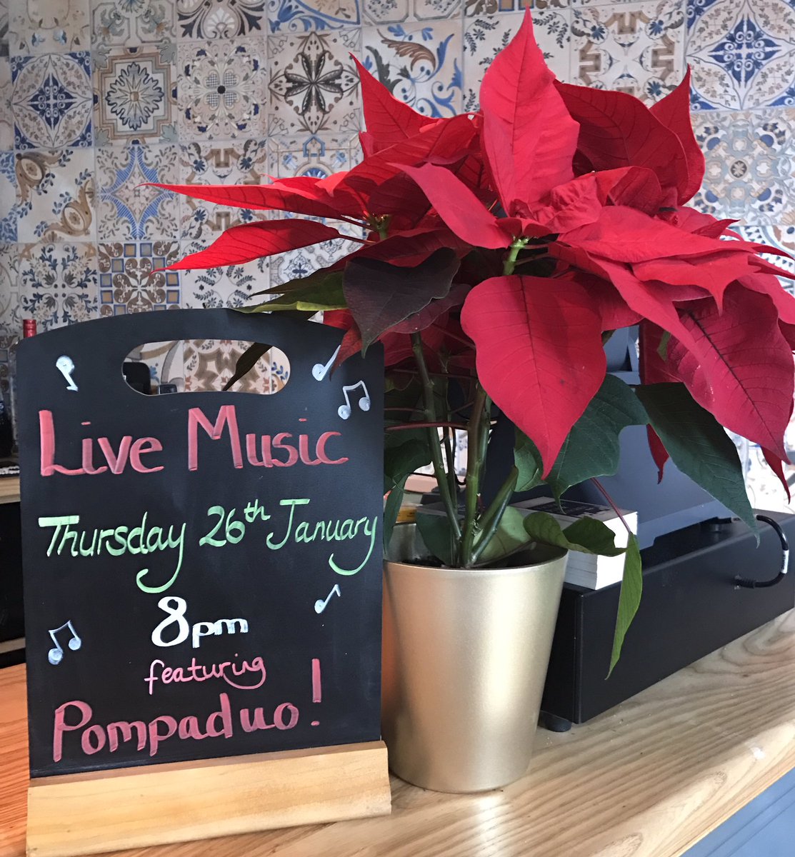 We are pleased to announce that <a href="/Pompaduomusic/">Pompaduo</a> will be playing at the New Inn on 26th Jan @ 8pm!! #livemusic #electricvintage #ThursdayTunes
