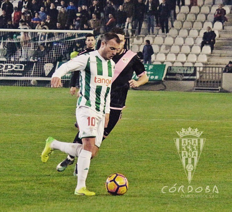 JuliCV7's tweet image. +1 para comenzar el 2017. Esto no ha hecho nada mas que comenzar y vamos a ir a mas.
AFICIÓN + EQUIPO + UNIÓN = COMUNIÓN PERFECTA
⚽️⚽️💚⚽️⚽️