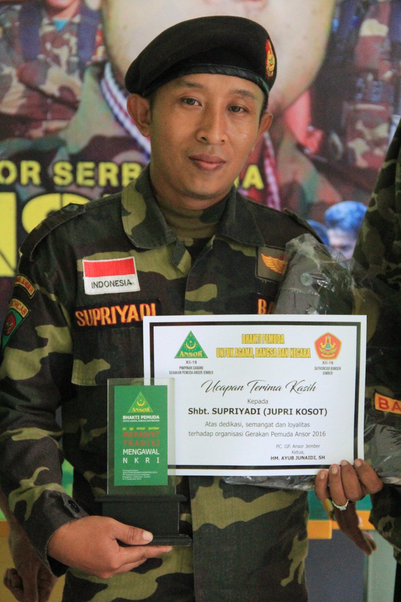 PAC_GPANSOR_BSS's tweet photo. Selamat atas penghargaan dan dedikasi sahabat SUPRIYANTO anggota Banser Patrang, smg mnjd tauladan utk qt smua https://t.co/posVW0tYY6