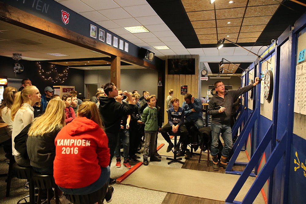HarkemaseBoys's tweet photo. Hoge opkomst bij dartweekend Harkemase Boys: https://t.co/7bVnz9YjXm https://t.co/uXiskR3Usc